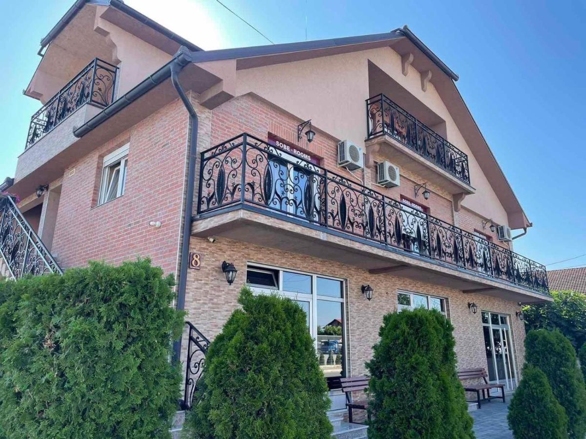 Bed and Breakfast As Club à Belgrade Extérieur photo