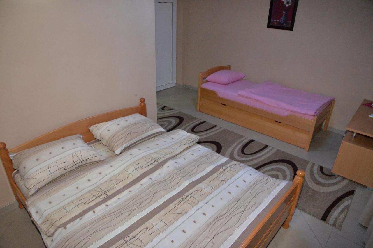 Bed and Breakfast As Club à Belgrade Extérieur photo